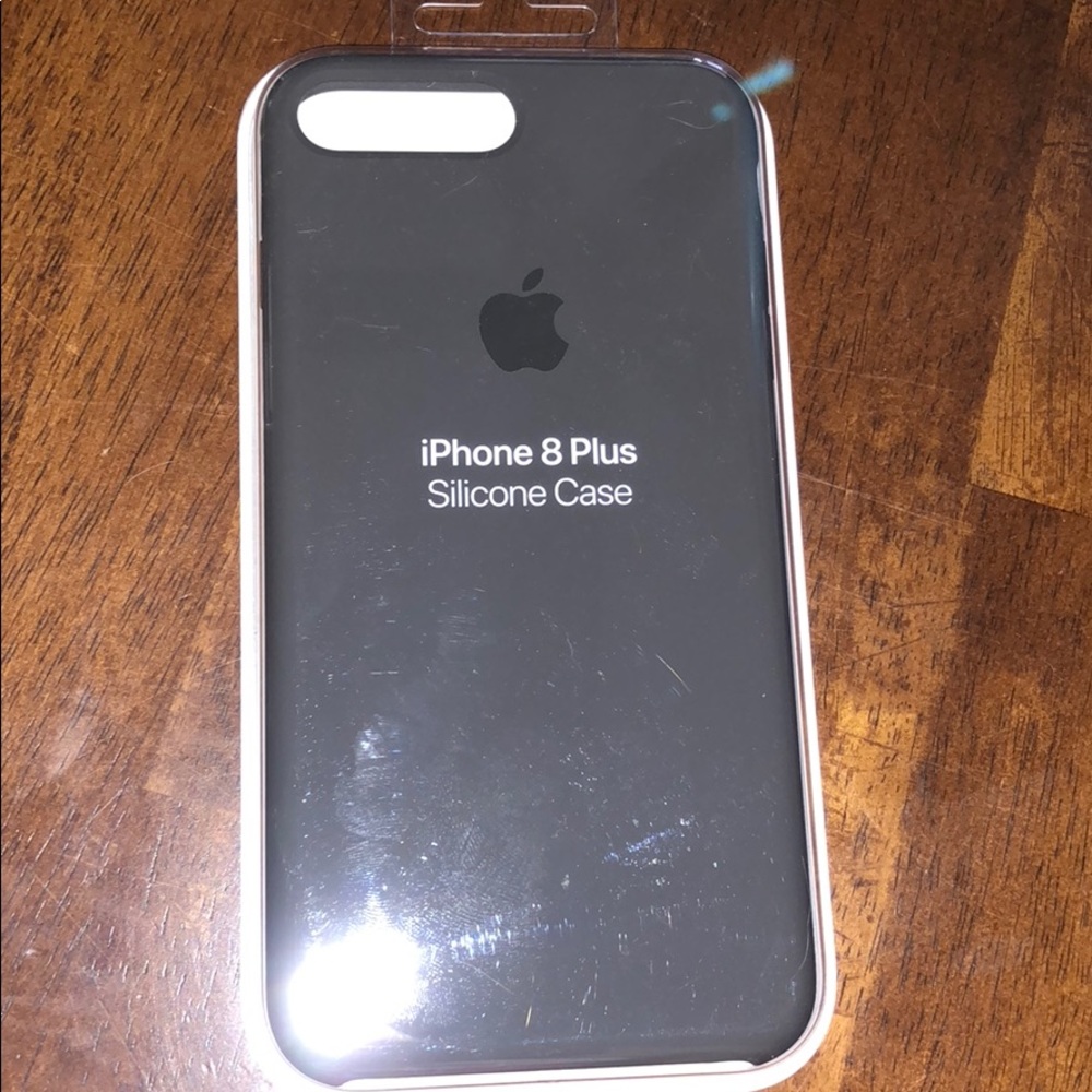 never uses iphone case